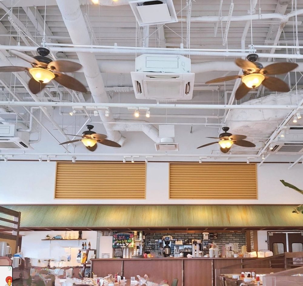 ハンターシーリングファン　グランドケイマン　設置　画像　Eggs 'n Things ラゾーナ川崎店