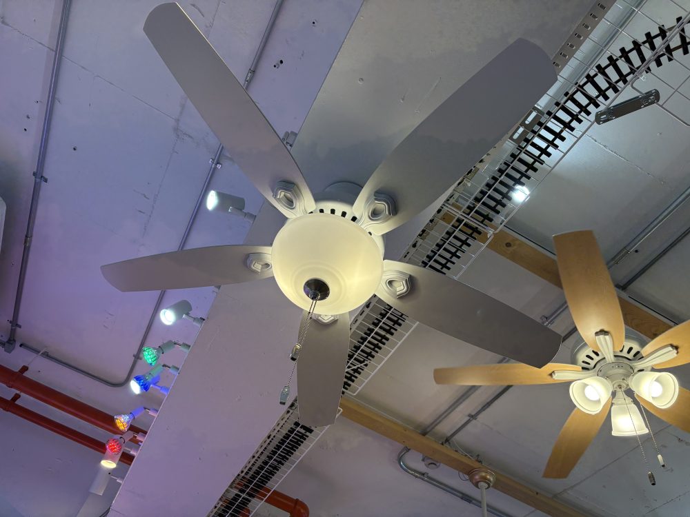 ハンターシーリングファン　ビルダーエリート　ボウルライト取付け　　大阪空堀ショールーム